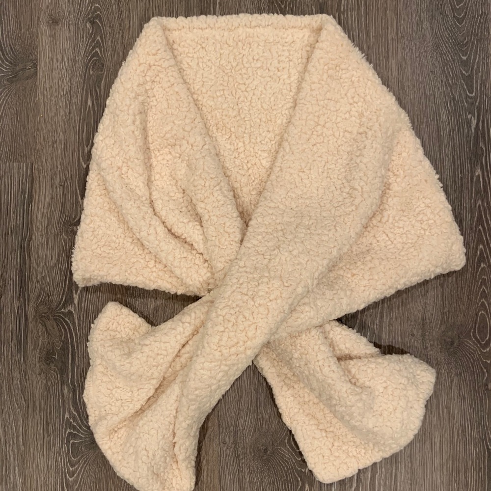 Urban Outfitters Jumbo Sherpa Scarf